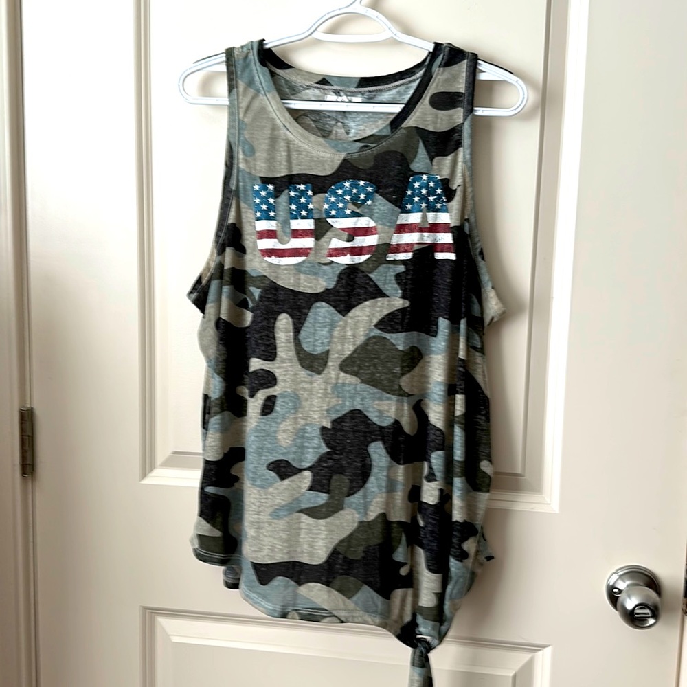 Camp sleeveless USA shirt